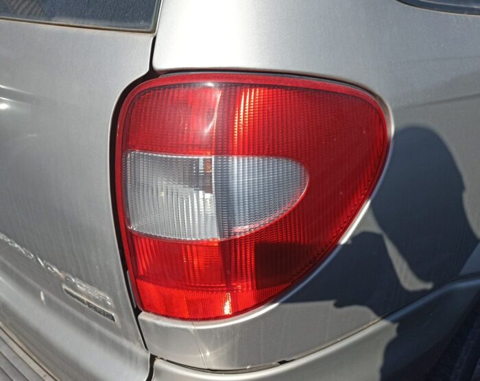 Piloto trasero derecho Chrysler Voyager (Rg) 2006 con portalámparas