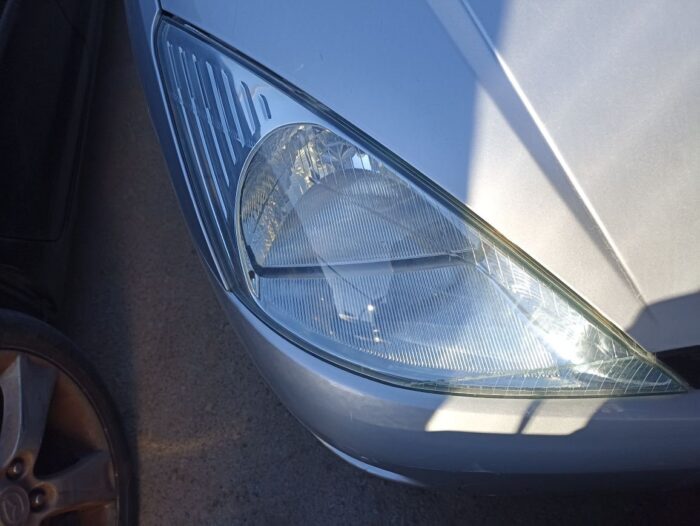 Farol direito Ford Focus DAW, DBW 1999