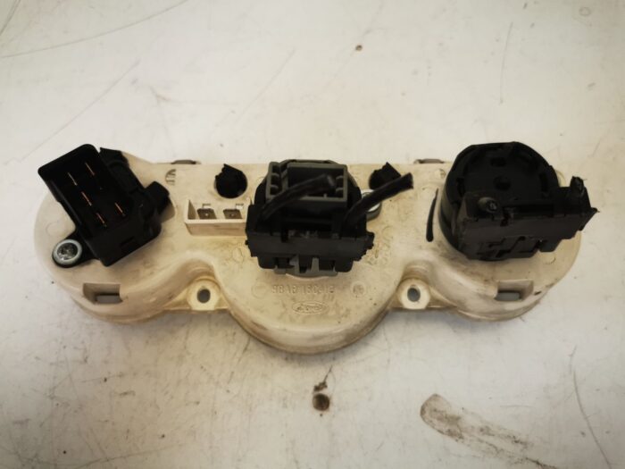 Mando control aire acondicionado Ford Focus I