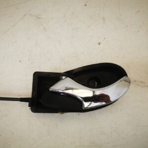 Punho interior dianteiro e traseiro esquerdo Ford Focus I Sedan com cabo