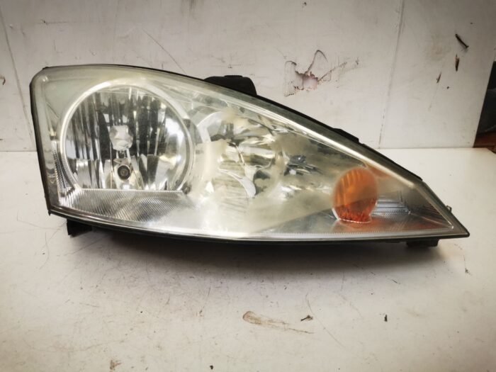 Ford Focus I completo farol dianteiro direito com porta-lâmpada