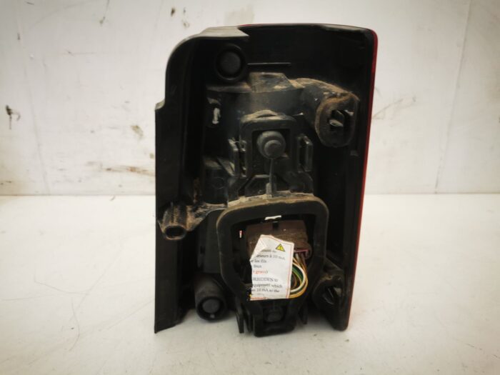 Luz traseira esquerda Citroën Berlingo com porta-lâmpadas