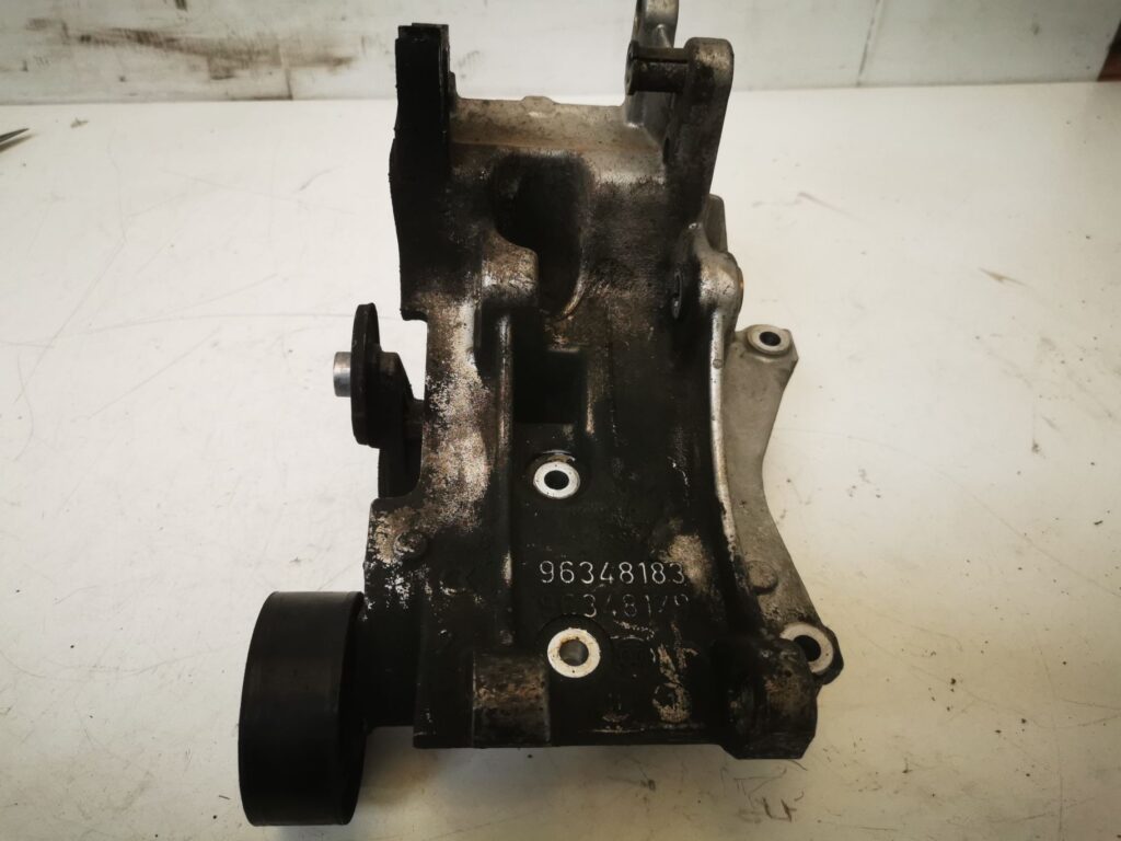 Apoio alternador Citroen Xsara Picasso Grupo PSA