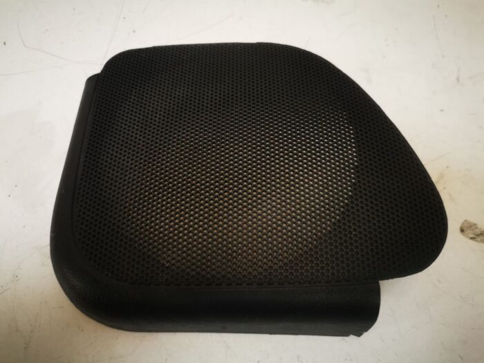 Grelha do altifalante dianteiro direito Seat Ibiza II 6K Córdoba VW Polo 6N