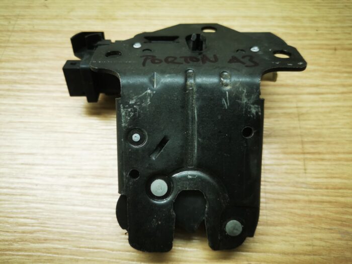 Trava do porta-malas Audi A3 A4 A6