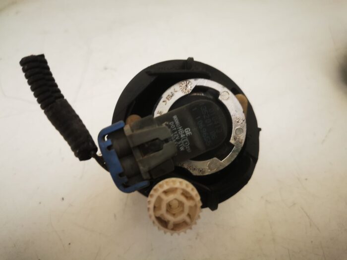 Farol de neblina dianteiro direito Nissan Almera Tino com porta-lâmpadas