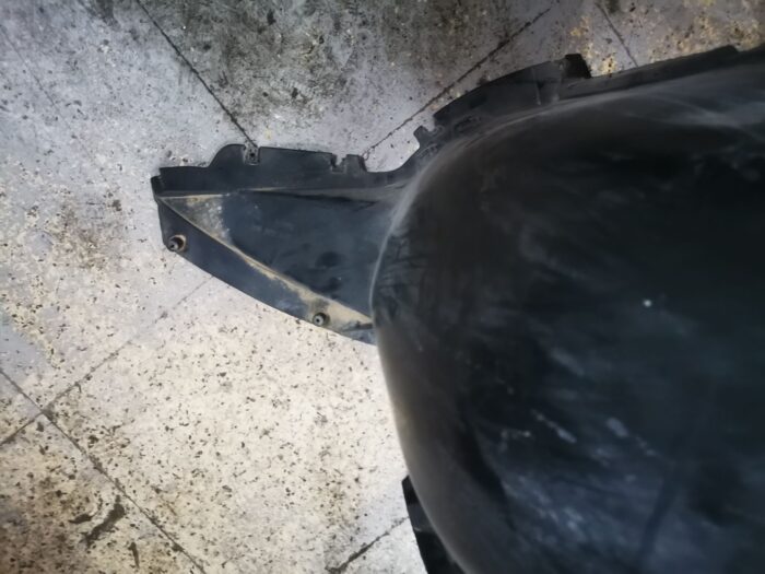 guarda-lamas interno cava da roda dianteira esquerda Seat Altea 5P0