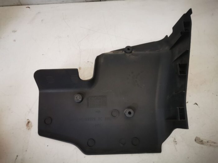 Acabamento da tampa do painel Nissan Serena C23M