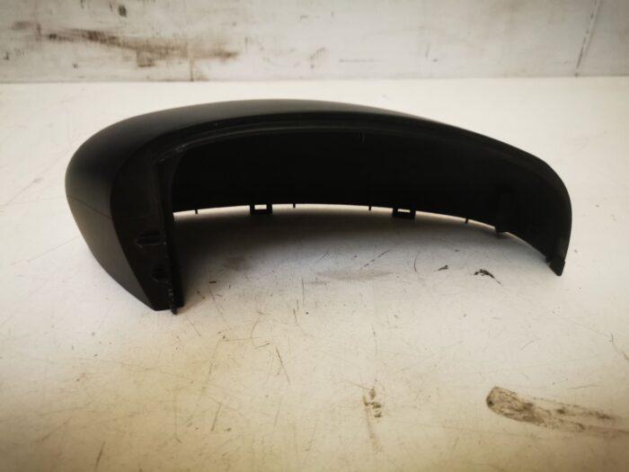 Carcaça do retrovisor externo direito Skoda Fabia II