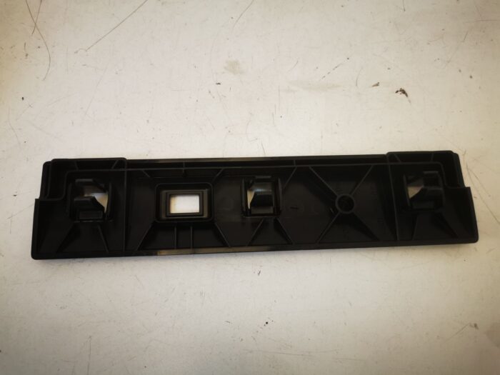 Placa sujeción embellecedor puerta trasera Mercedes Sprinter W901 95-2006