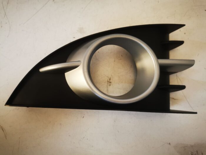 Moldura embellecedor faro antiniebla delantero izquierdo Renault Scenic II 06-09