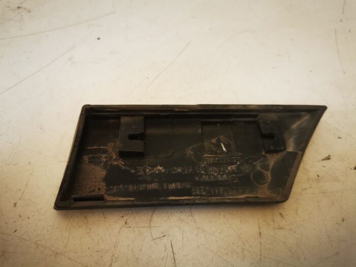 Listón guardabarros delantero izquierdo Peugeot 306