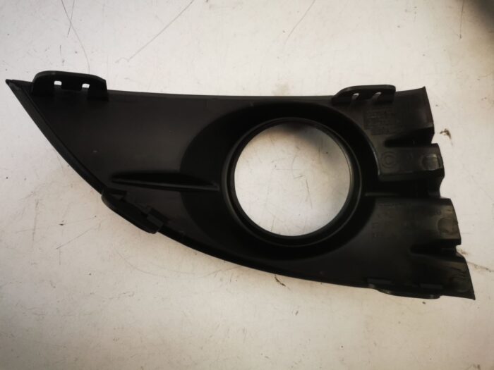 Moldura do farol de neblina dianteiro esquerdo Renault Scenic III