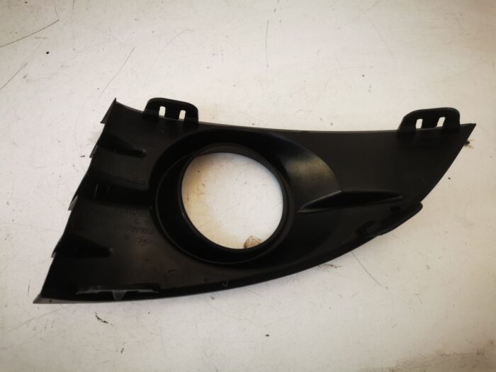 Moldura do farol de neblina dianteiro direito Renault Scenic III