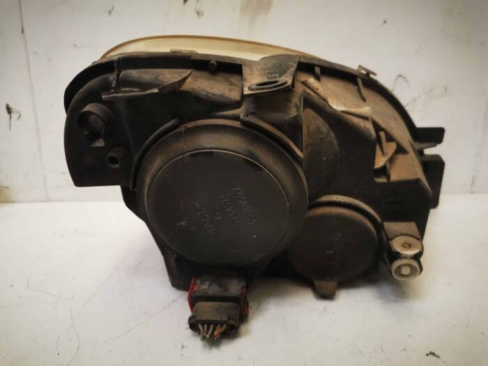 Faro delantero izquierdo con portalámparas Citroën Xsara N1