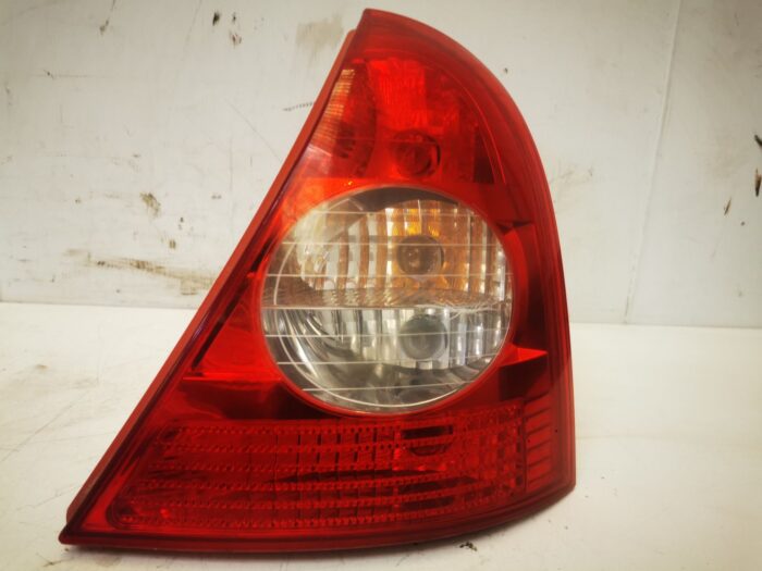 Lanterna traseira direita Renault Clio II fase II com porta-lâmpada pequeno punção central