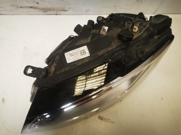 Farol dianteiro esquerdo Audi Q5 8R sem unidades de comando