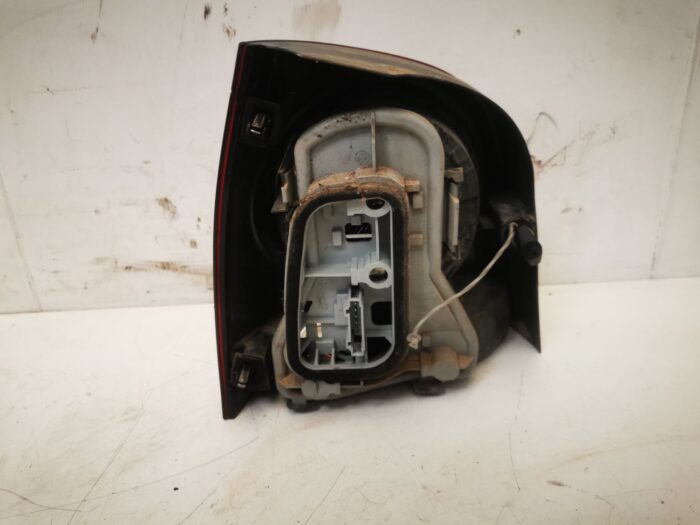 luz traseira direita Volkswagen Polo IV