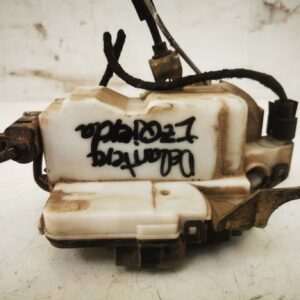 Fecho dianteiro esquerdo Seat Ibiza II 6K Córdoba Inca