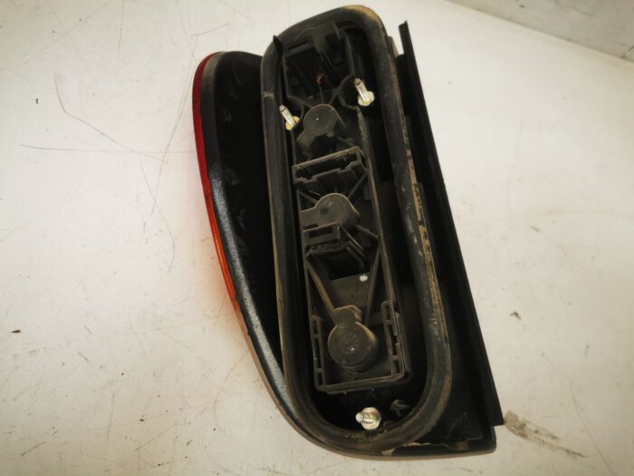 Luz traseira direita Seat Inca com porta-lâmpadas