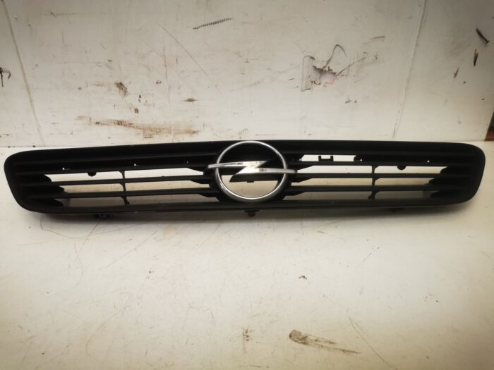 Grelha dianteira do Opel Astra G