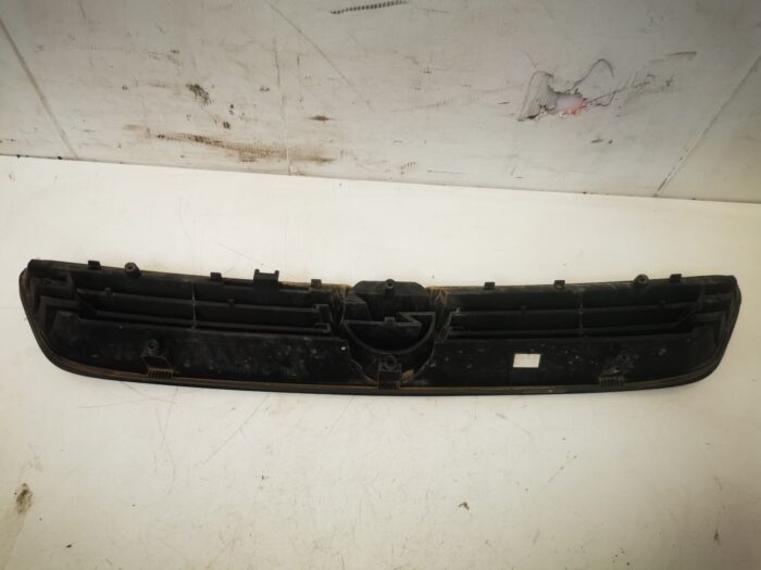 Grelha dianteira do Opel Astra G