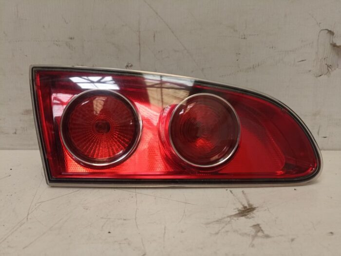 Seat Ibiza III 6L tampa do porta-malas esquerda luz traseira com porta-lâmpadas