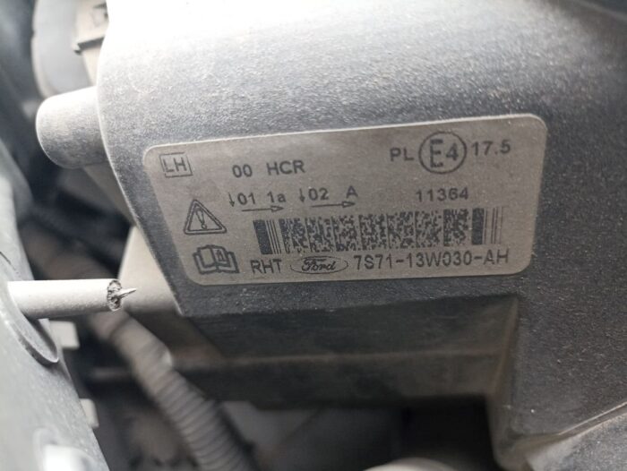 Farol dianteiro esquerdo Ford Mondeo IV berlina 2008