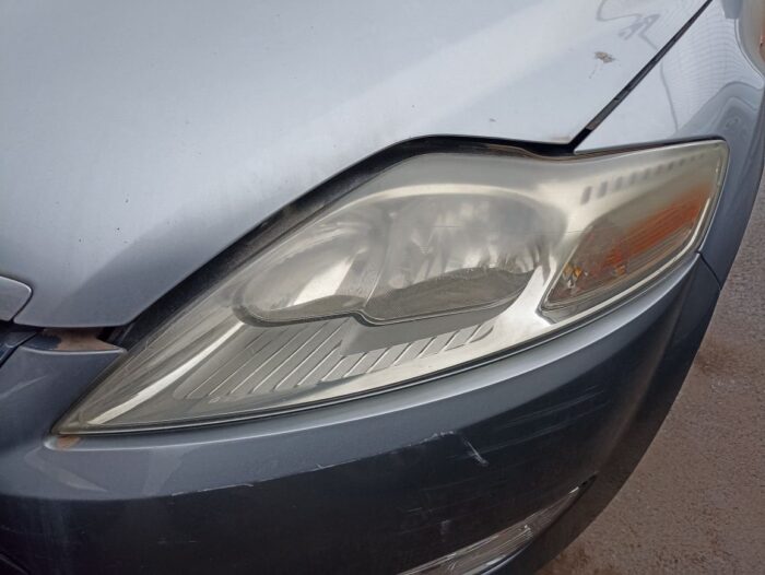 Farol dianteiro esquerdo Ford Mondeo IV berlina 2008