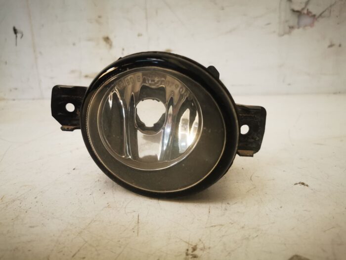 Farol de nevoeiro direito sem porta-lâmpadas Renault Clio II Vários modelos