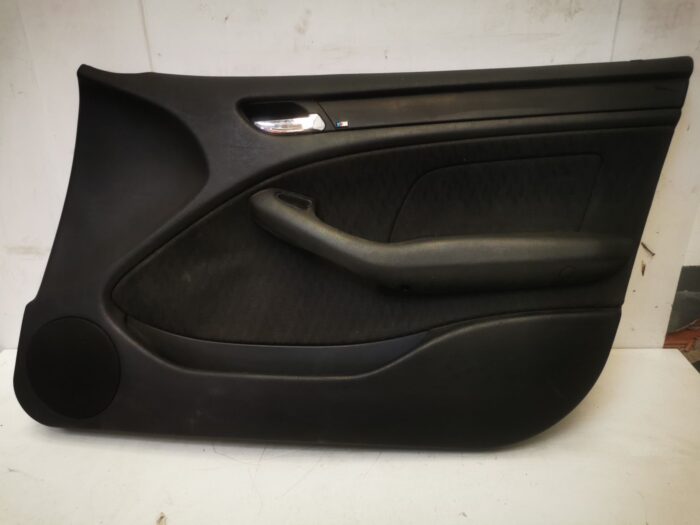 Painel da porta traseira direita BMW série 3 E46 sem altifalante