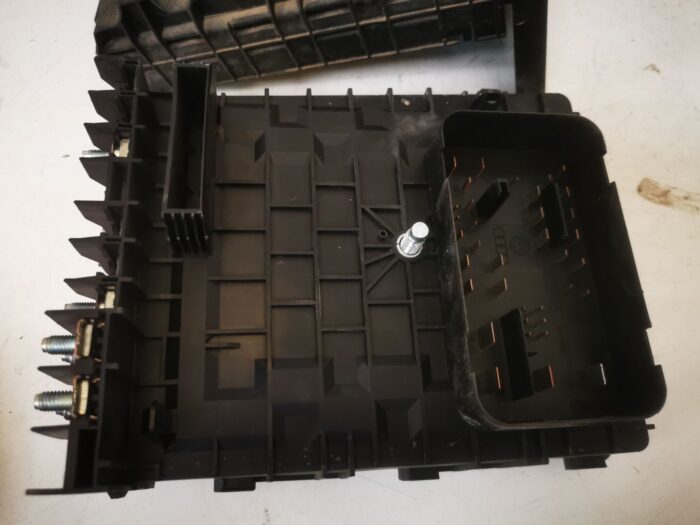 Relé e caixa de fusíveis Seat Altea 5P Audi VW vários modelos