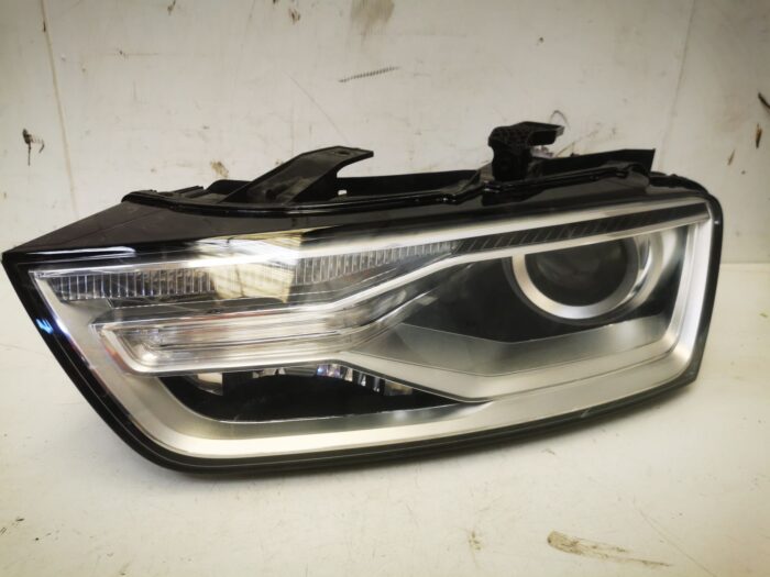 Faro delantero izquierdo Xenon Audi Q3 8U