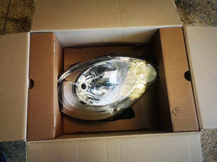 Farol direito Renault Kangoo II 2008