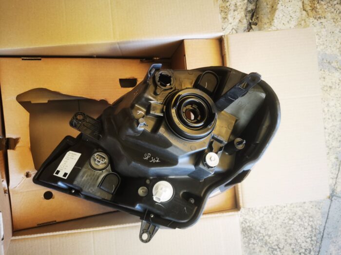 Farol direito Renault Kangoo II 2008