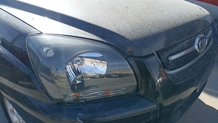 Farol direito Kia Sportage 2008