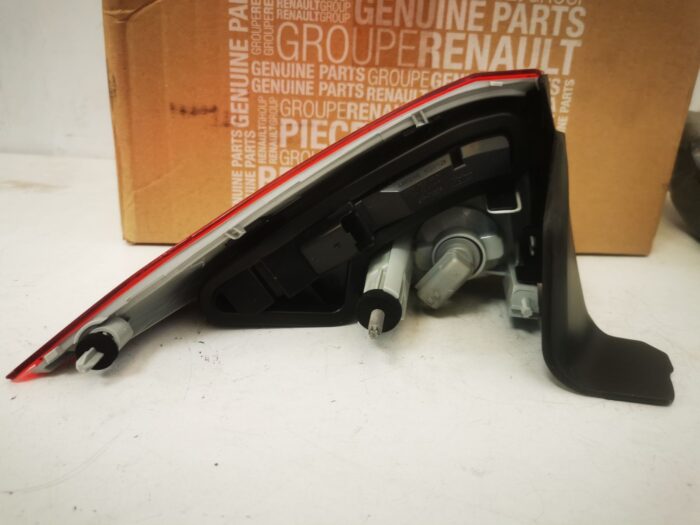 Luz traseira direita Renault Laguna III