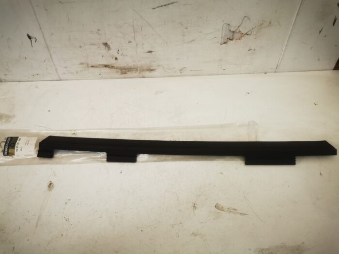 Spoiler de parabrisa para ou parachoque dianteiro Renault Kangoo I