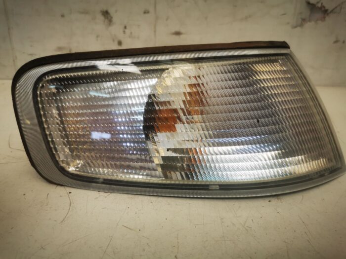 Pisca-pisca dianteiro direito Honda Accord 96 com porta-lâmpada