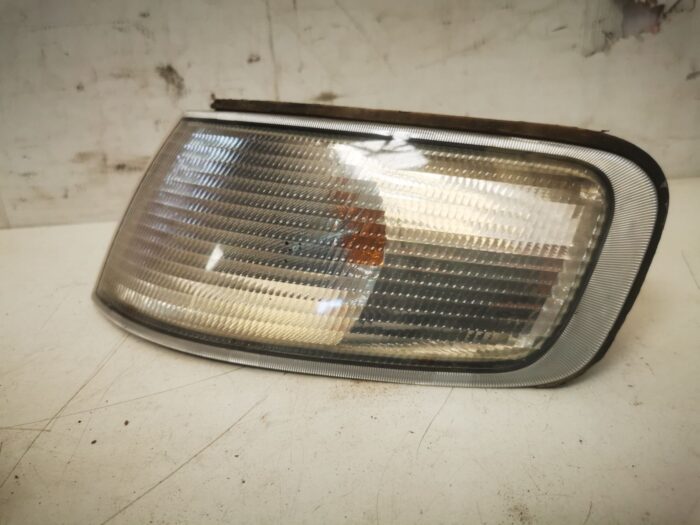 Pisca-pisca dianteiro esquerdo Honda Accord 96 com porta-lâmpadas
