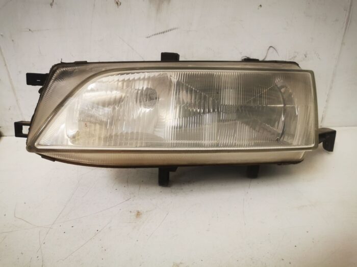 Farol dianteiro esquerdo Honda Accord 96 com porta-lâmpadas