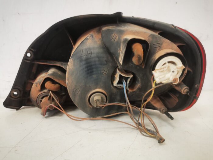 Piloto trasero izquierdo Daewoo Matiz 2003 con portalámparas