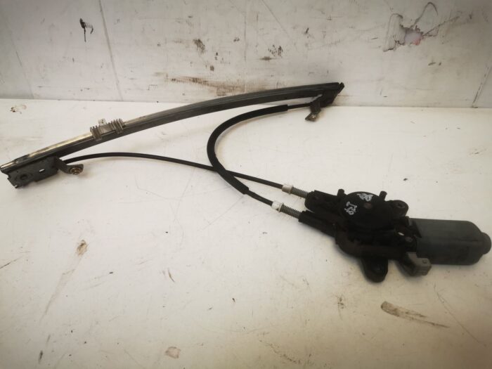 Regulador elétrico de dois vidros com motor dianteiro esquerdo Peugeot 106 1997 5P