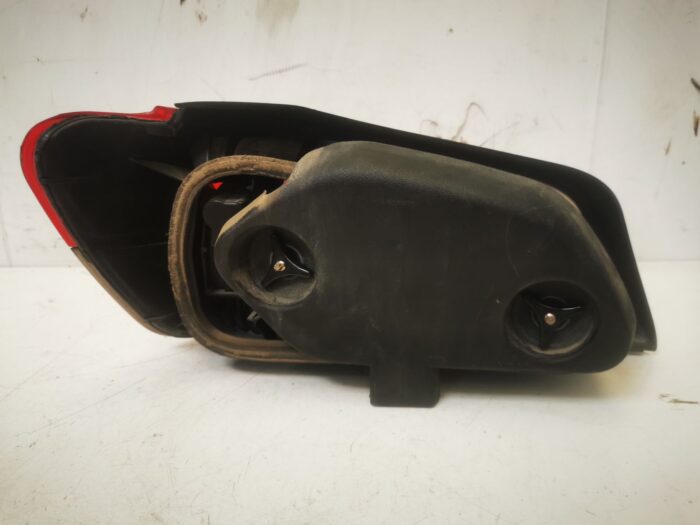 Piloto trasero derecho Peugeot 306 1997