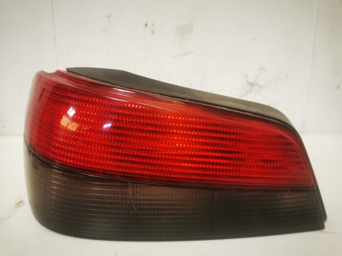 Luz traseira esquerda Peugeot 306 1997