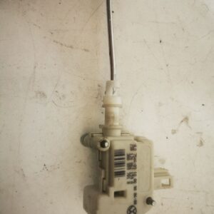 Trava traseira com servo motor centralizado VW Golf IV 1998