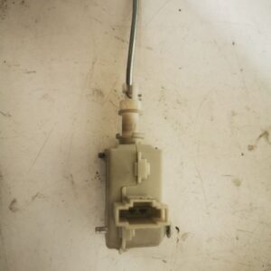 Servo motor cierre centralizado portón trasero VW Golf IV 1998