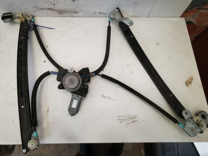 Elevalunas eléctrico con motor delantero izquierdo Chrysler Voyager 2005