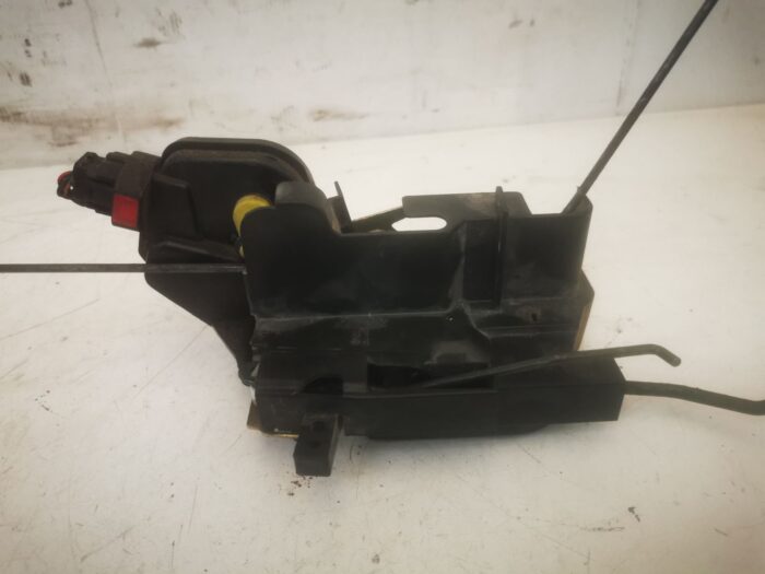 Cerradura delantera izquierda Hyundai Matrix 2006