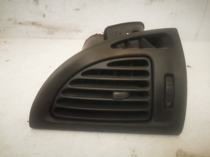 Rejilla ventilación A/C delantera derecha Citroën C5 2006